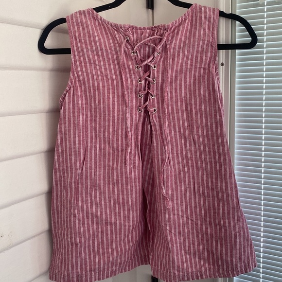 Vince Camuto Women's Sleeveless Ticking Stripe Split Back Blouse - Picture 9 of 9